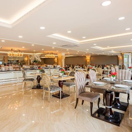 Lk Emerald Beach - Sha Extra Plus Pattaya Εξωτερικό φωτογραφία The restaurant