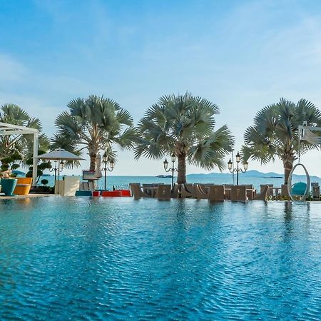 Lk Emerald Beach - Sha Extra Plus Pattaya Εξωτερικό φωτογραφία Infinity pool at the hotel