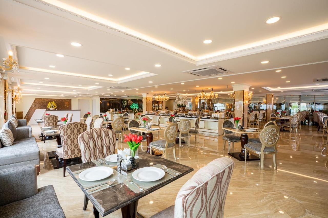 Lk Emerald Beach - Sha Extra Plus Pattaya Εξωτερικό φωτογραφία The restaurant