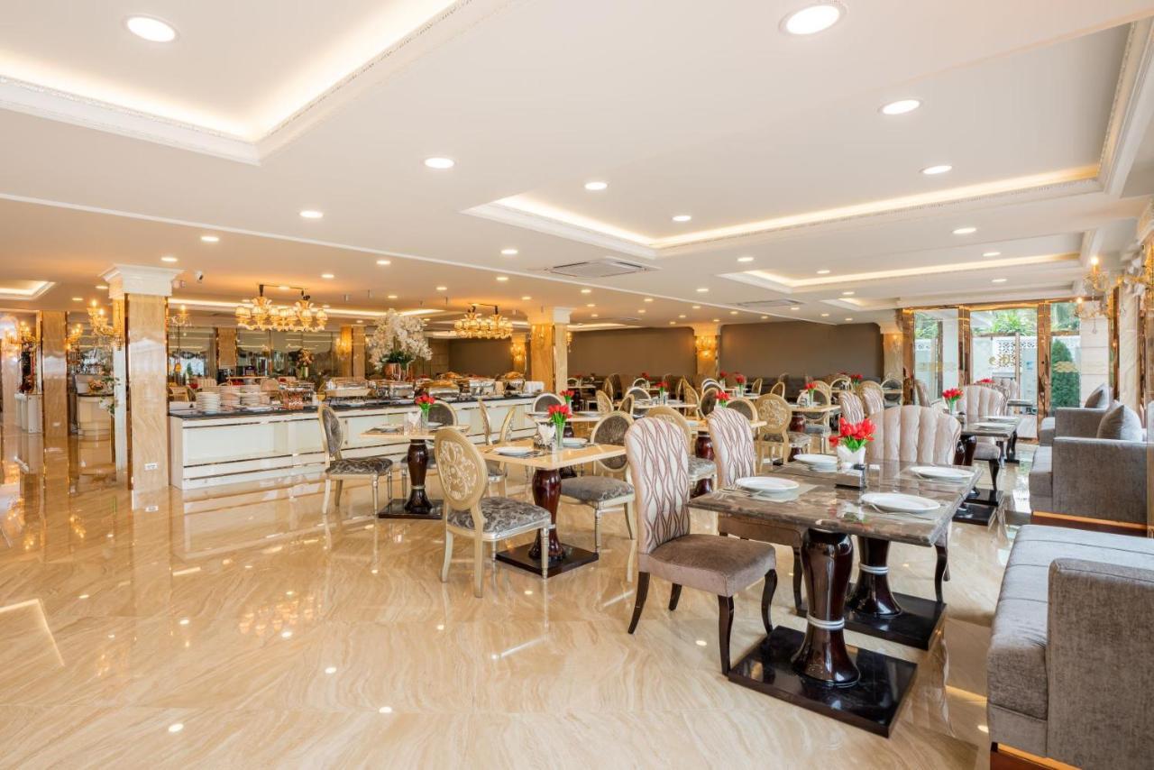 Lk Emerald Beach - Sha Extra Plus Pattaya Εξωτερικό φωτογραφία The restaurant