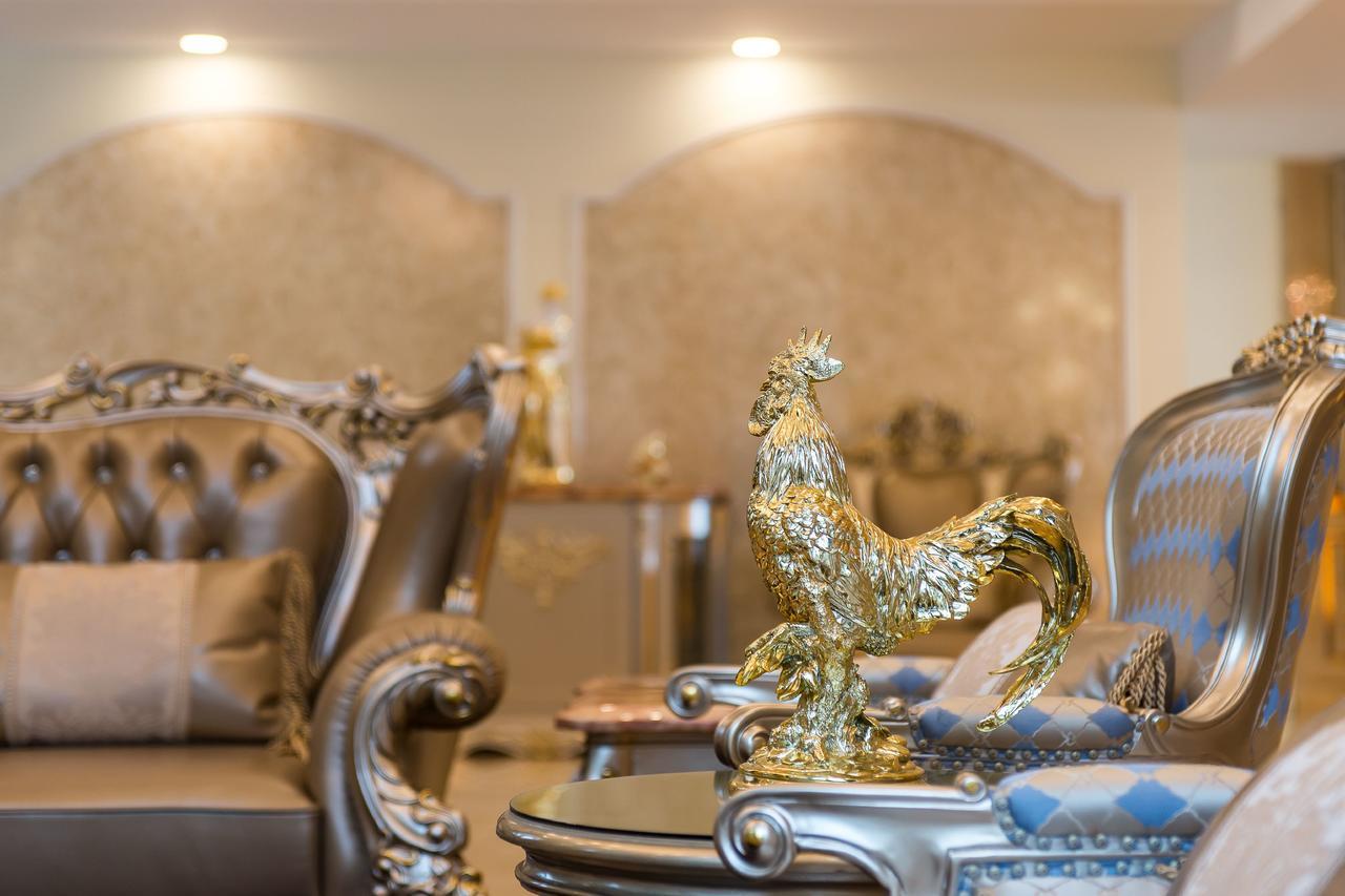 Lk Emerald Beach - Sha Extra Plus Pattaya Εξωτερικό φωτογραφία A golden rooster