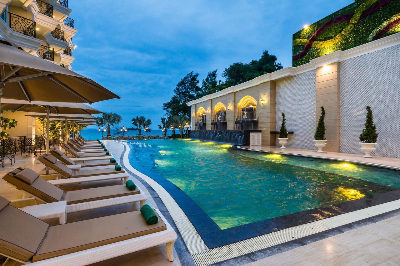 Lk Emerald Beach - Sha Extra Plus Pattaya Εξωτερικό φωτογραφία Infinity pool at the hotel